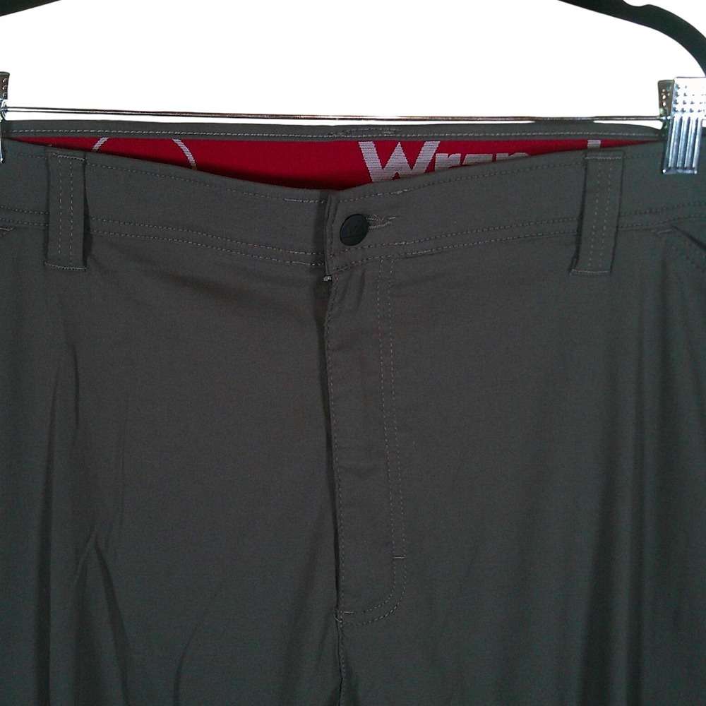 Wrangler ATG Men's Olive Green Zip Pocket Outdoor‎ Hiking Pants Size 40x30